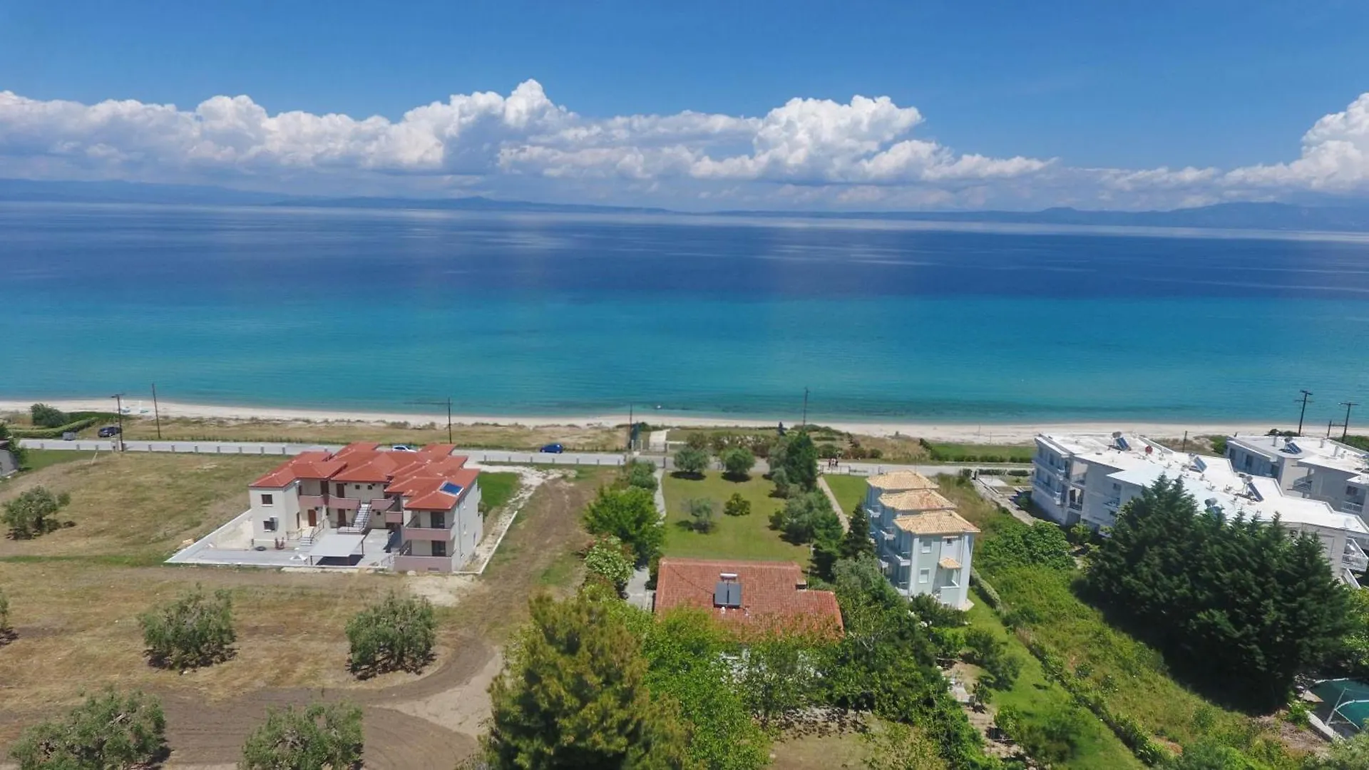 Villa Sonora - Beachfront, Amazing Garden, Panoramic Sea View Polychrono 0*,  Řecko