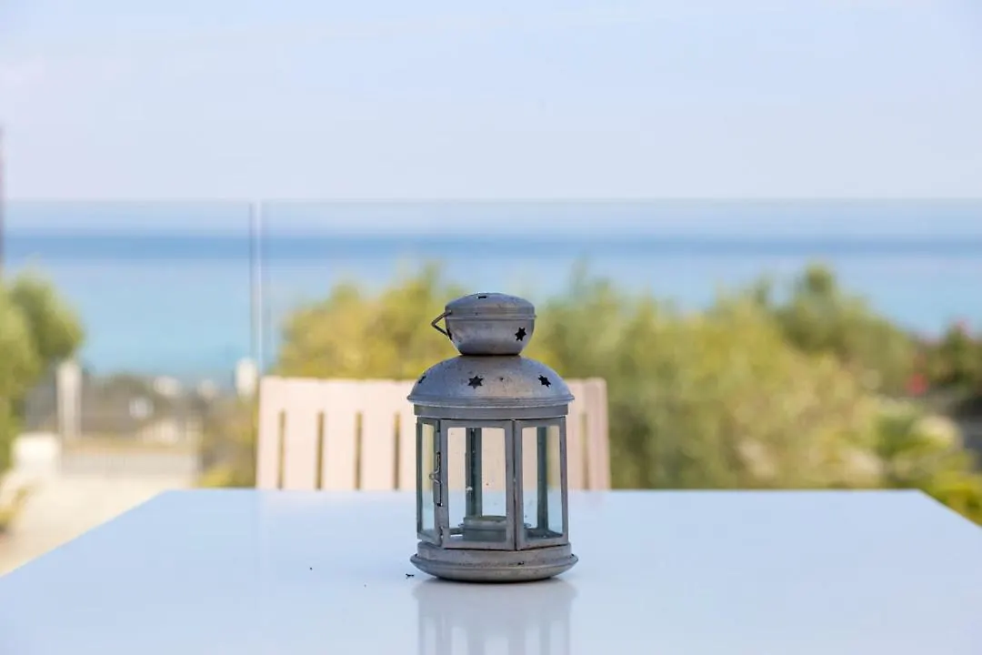 Villa Sonora - Beachfront, Amazing Garden, Panoramic Sea View Polychrono 0*,  Grecia