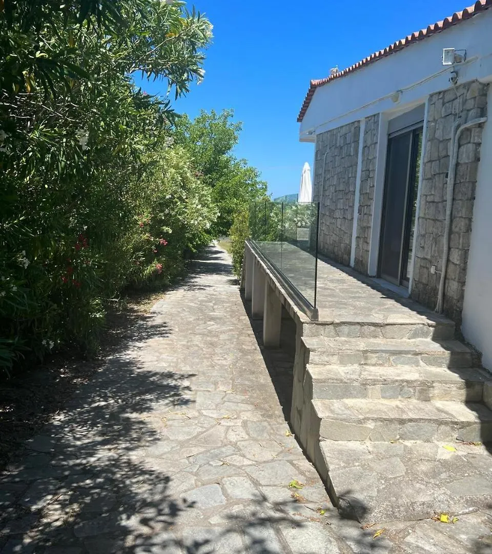 Villa Sonora - Beachfront, Amazing Garden, Panoramic Sea View Polychrono 0*,