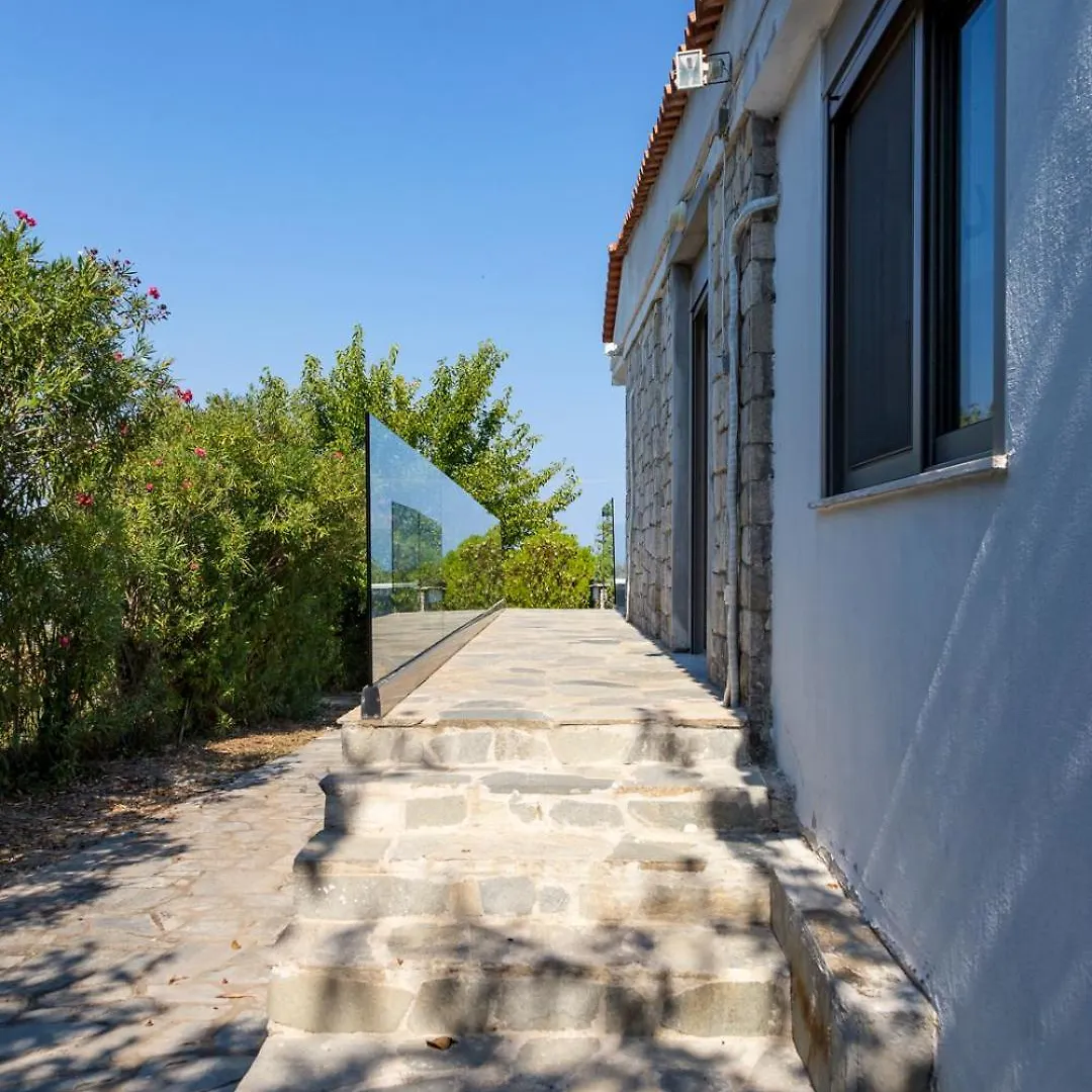 Villa Sonora - Beachfront, Amazing Garden, Panoramic Sea View Polychrono